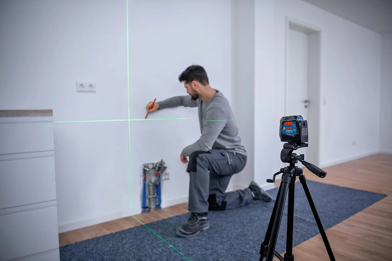 BOSCH GLL50-20G, Green-Beam Self-Leveling Cross-Line Laser - Image 10