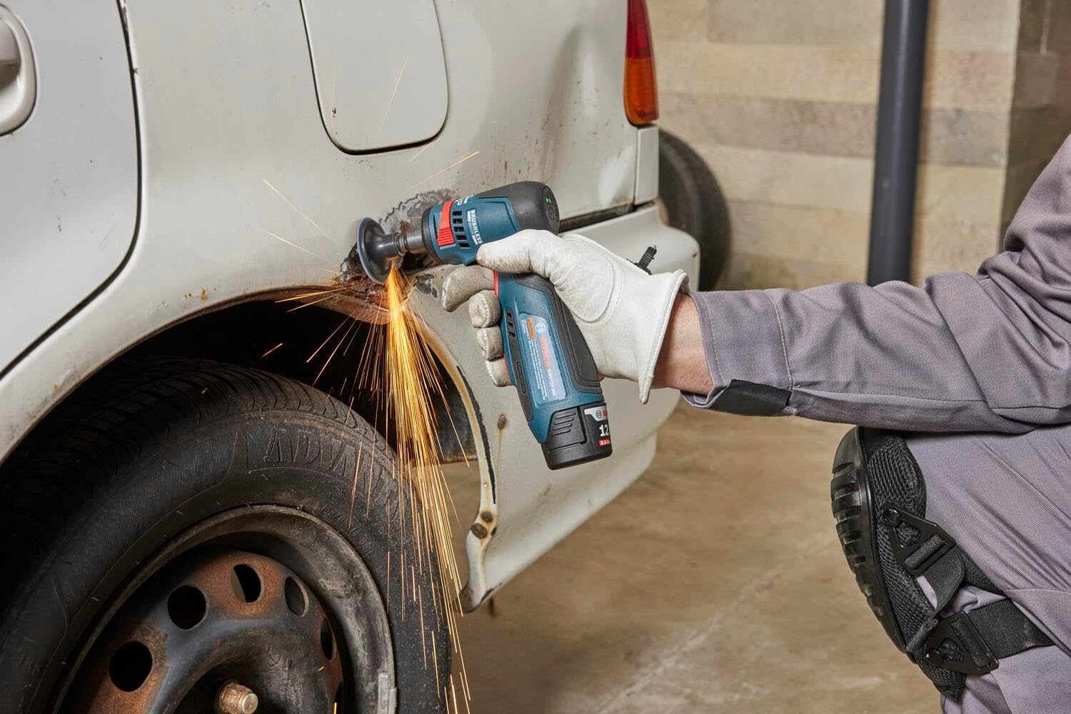 Bosch GWG12V-20SB23, 1/4" Right Angle Die Grinder Kit with 2x 3Ah Batteries - Image 8