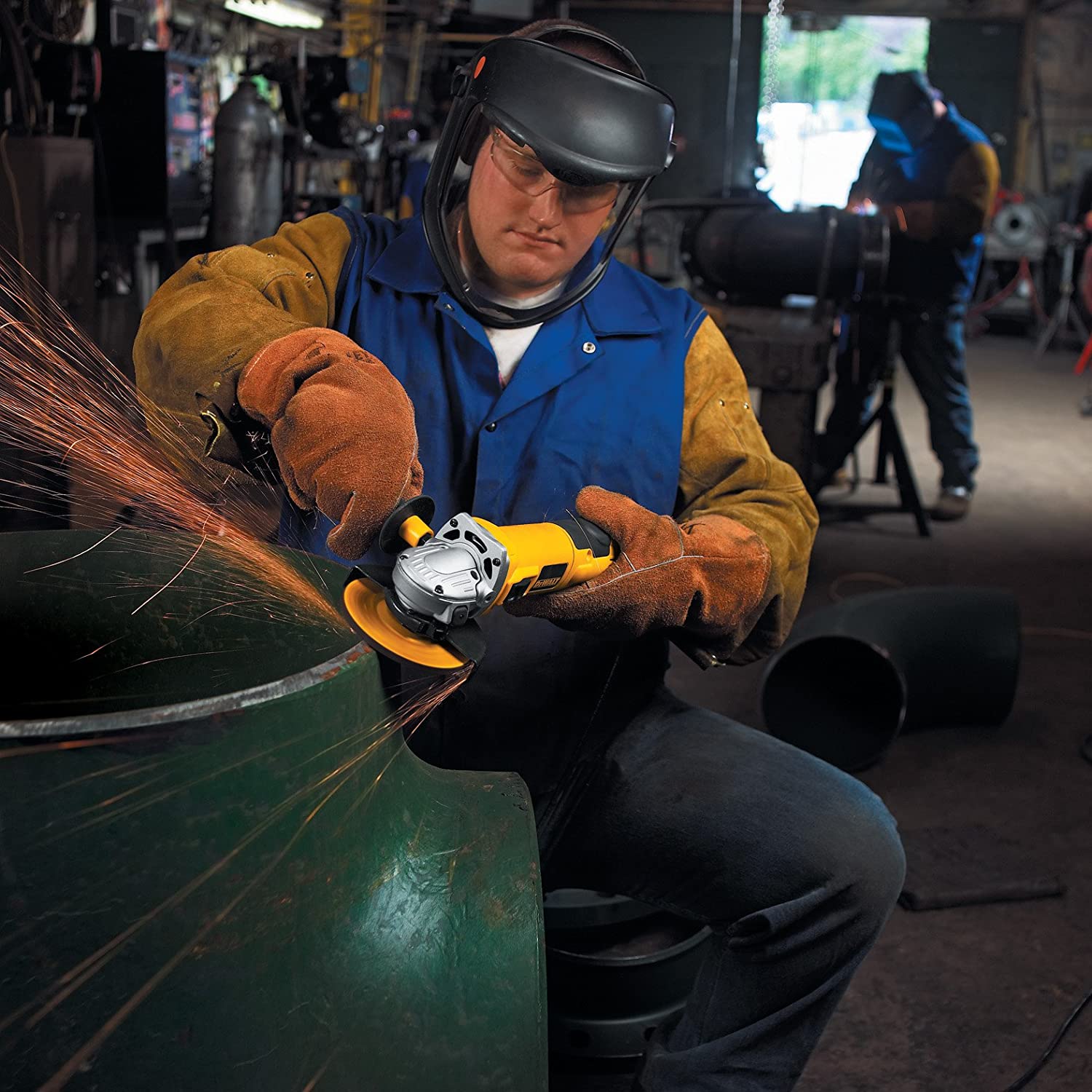 DEWALT D28140, 5'' (125 mm) / 6'' (150 mm) High Performance Cut-Off/Grinder with Slide Switch - Image 5