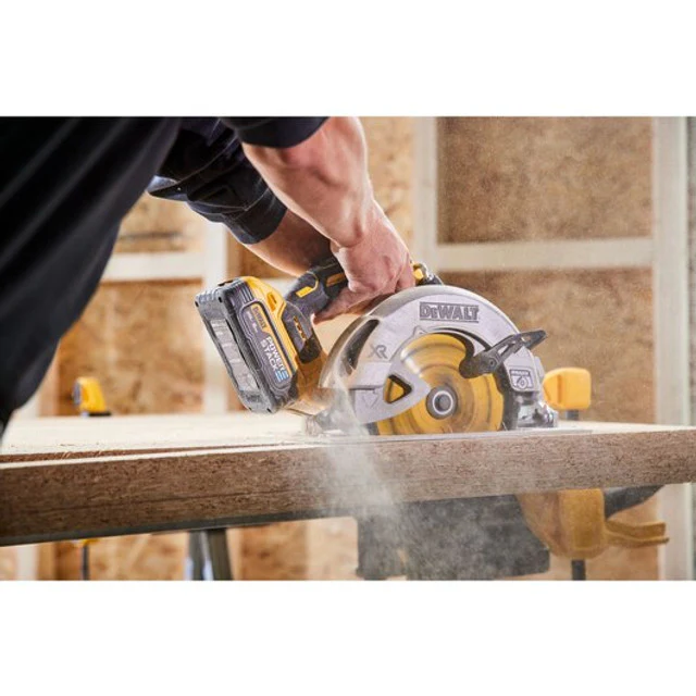 DEWALT DCBP520-2, 20V MAX* 5.0AH POWERSTACK™ COMPACT BATTERY (2 PK) - Image 5