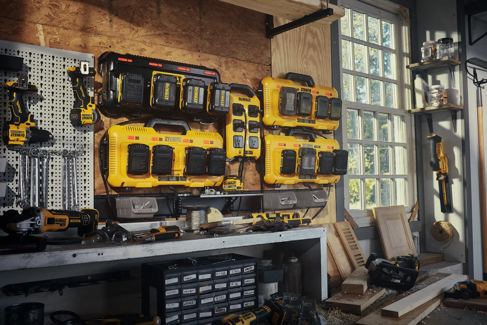 DEWALT DCBPC1615, 15 Amp Jobsite Power Controller - Image 7