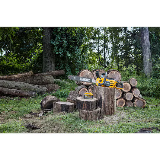 DEWALT DCCS677B, FLEXVOLT™ 60V MAX* BRUSHLESS CHAINSAW 20" (Tool Only) - Image 8