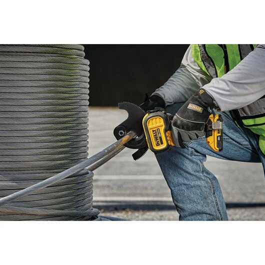 DEWALT DCE155D1, 20V MAX Cordless ACSR Cable Cutting Tool Kit - Image 3
