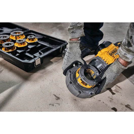 DEWALT DCE700X2, FLEXVOLT 60V MAX Pipe Threader Kit - Image 2