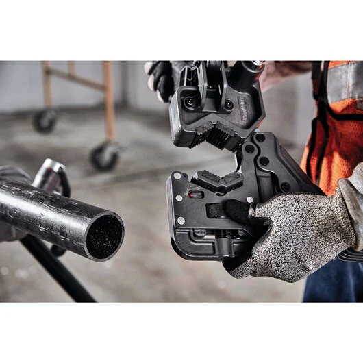 DEWALT DCE700X2K,60V MAX FLEXVOLT Pipe Threader Kit w/Die Heads - Image 3
