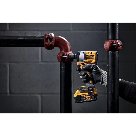 DEWALT DCF922B, 20V Max 1/2” Detent Pin Atomic Compact Impact Wrench - Image 4