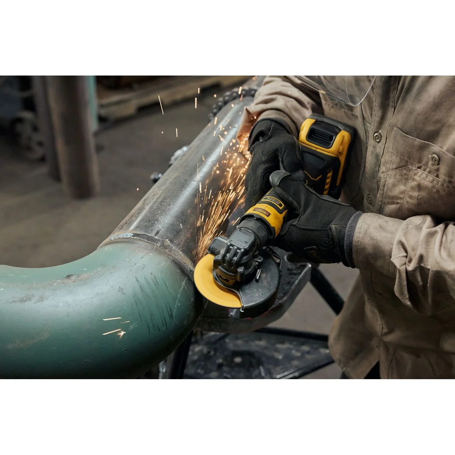 DEWALT DCG400S2, 20V MAX* Cordless 4 in. Angle Grinder Kit (2X 3.5AH PowerStack) - Image 8