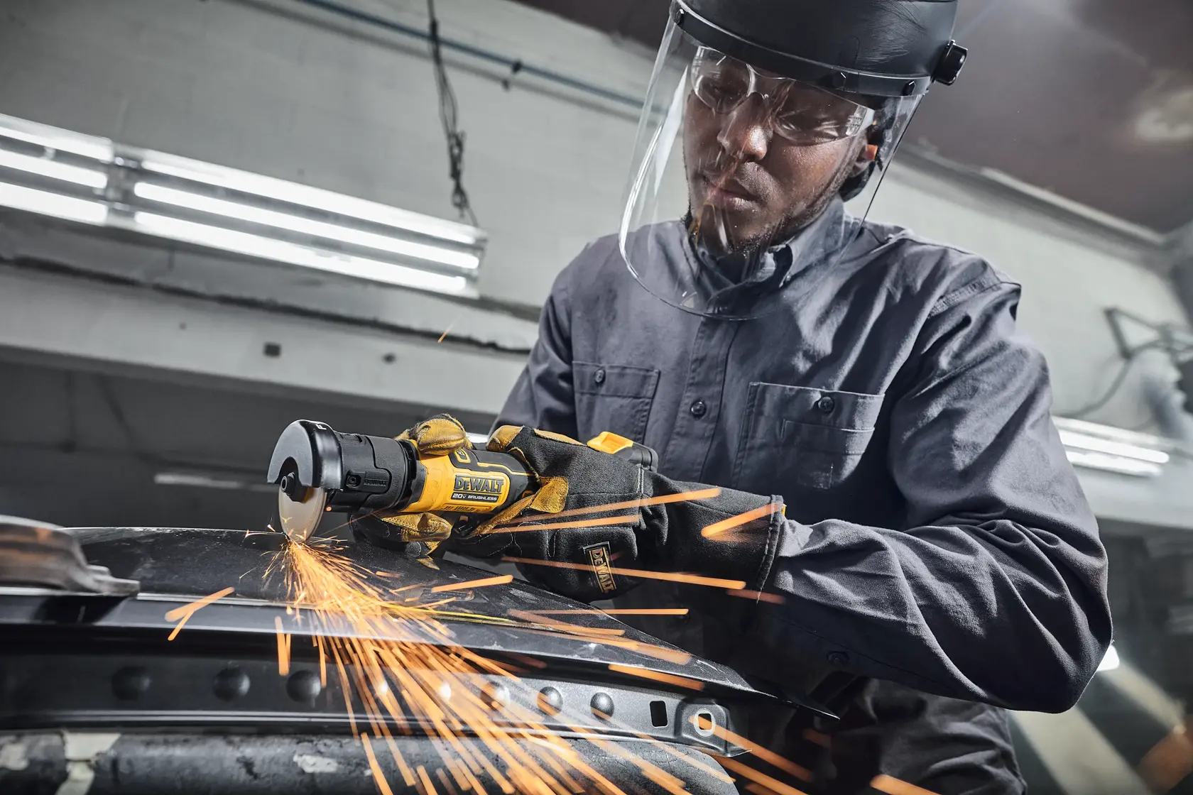 DEWALT DCG430B, Atomic™ 20V MAX* 3 In. Cut-Off Tool (Tool Only) - Image 10