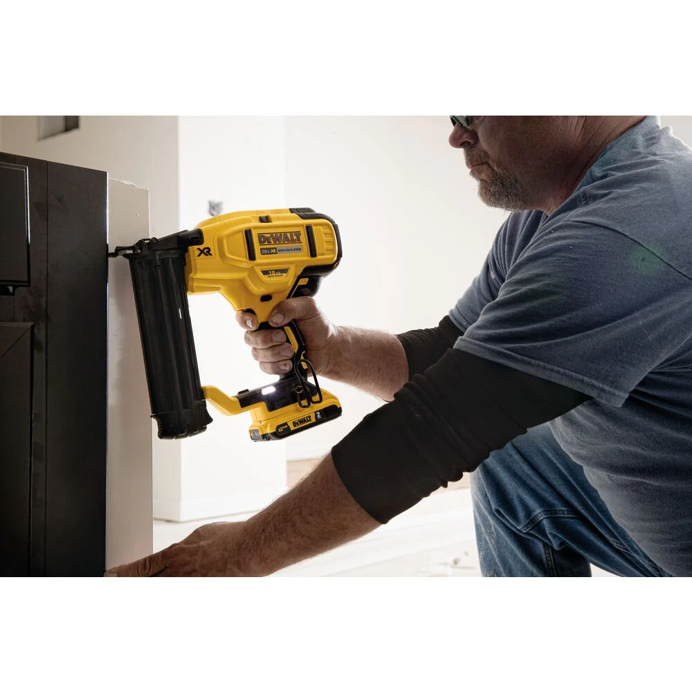 DEWALT DCN680D1, 20V MAX XR 18 Ga Cordless Brad Nailer Kit - Image 4