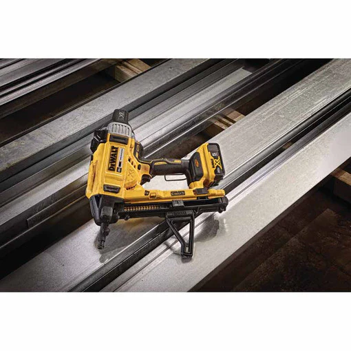 DEWALT DCN891P2, 20V MAX Cordless Concrete Nailer Kit - Image 2