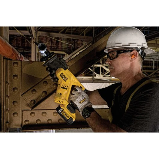 DEWALT DCS387B, 20V MAX Li-Ion Compact Reciprocating Saw (Tool Only) - Image 2