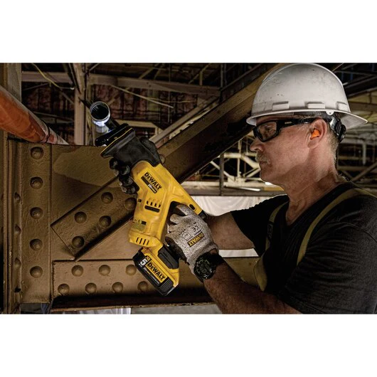 DEWALT DCS387P1, 20V MAX Cordless COMPACT Reciprocating Saw Kit (5.0Ah) - Image 3
