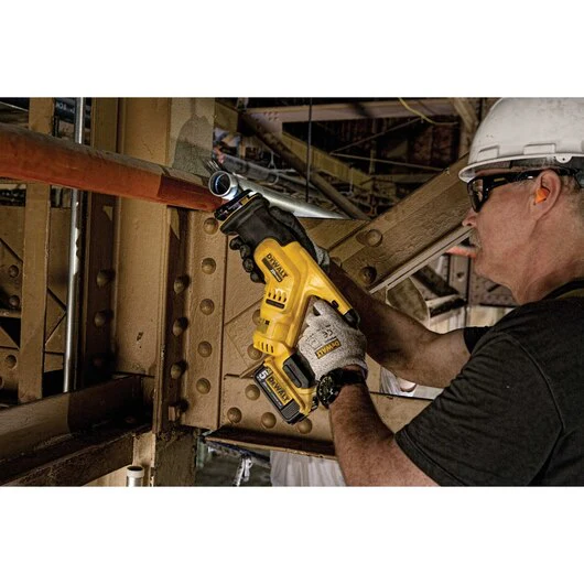 DEWALT DCS387P1, 20V MAX Cordless COMPACT Reciprocating Saw Kit (5.0Ah) - Image 4