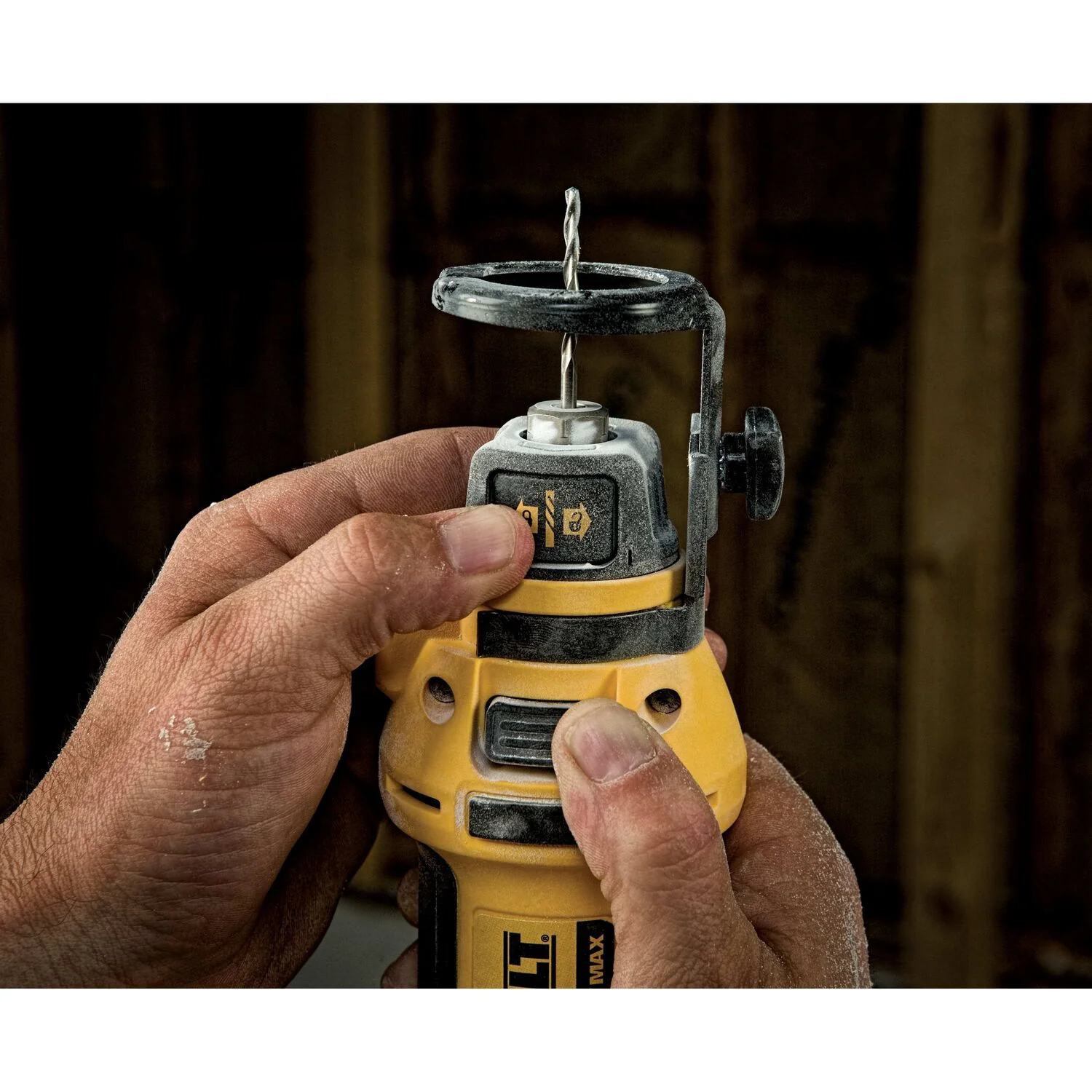 DEWALT DCS551D2, 20V MAX Li-Ion Drywall Cut-Out Tool Kit (2.0 Ah) - Image 4