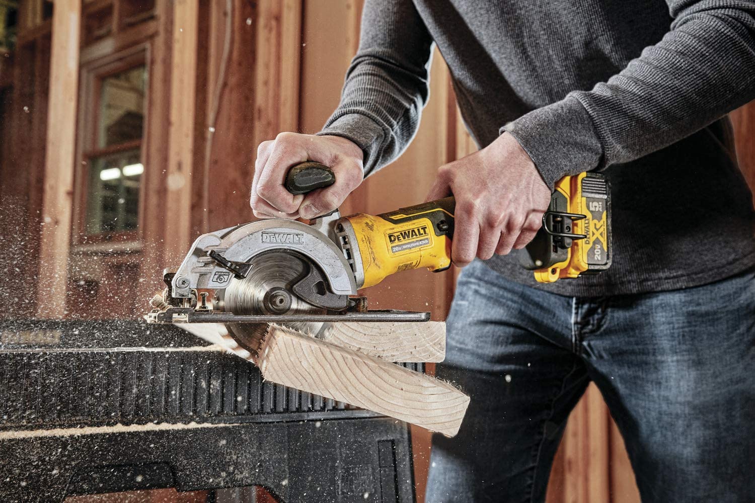 DEWALT DCS571B, ATOMIC 20V MAX BRUSHLESS 4-1/2'' Circular Saw (Tool Only) - Image 3
