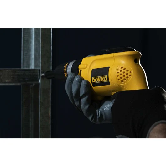 DEWALT DW255, 5,300 rpm High Speed VSR Drywall Screwgun - Image 4