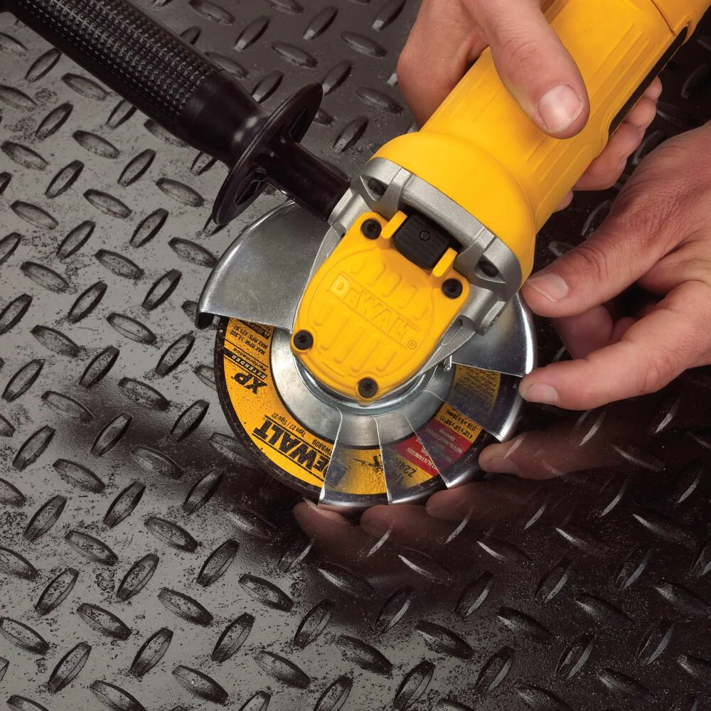 DEWALT DW831, 5'' (125mm) Medium Angle Grinder - Image 3