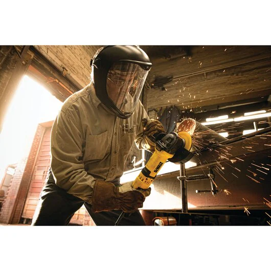 DEWALT DWE43066N, 6'' (150mm) High Performance Trigger Switch Grinder - Image 4