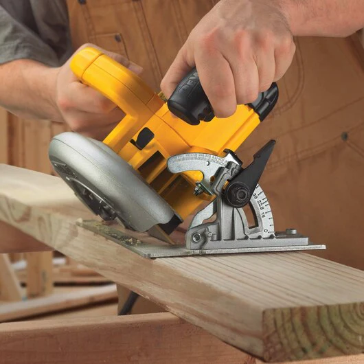 DEWALT DWE575, 7 1/4'' Lightweight Circular saw - Image 5