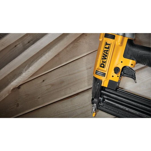 DEWALT DWFP12233, 18 Ga Precision Point Brad Nailer - Image 2