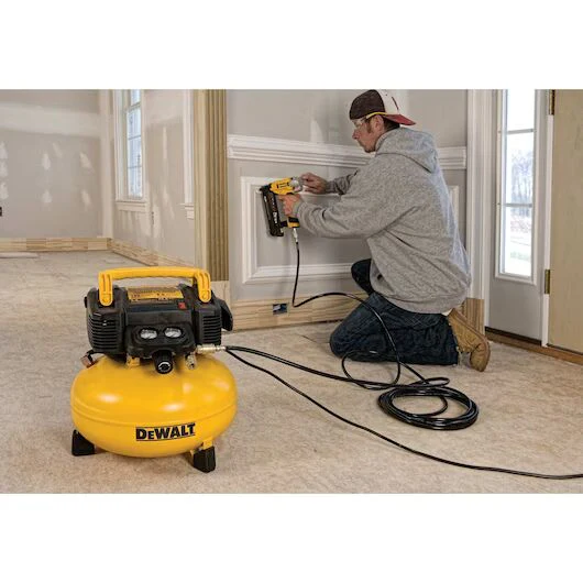 DEWALT DWFP55126,  0.9 HP, 6 GALLON, 165 PSI, OIL FREE, 2.6 SCFM, PANCAKE COMPRESSOR - Image 2