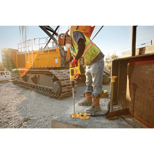DEWALT DWH050K, Large Hammer Dust Extraction - Hole Cleaning - Image 4