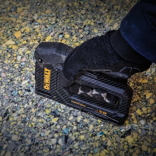 DEWALT DWHT80276, Carbon Fiber Composite Staple Gun - Image 4