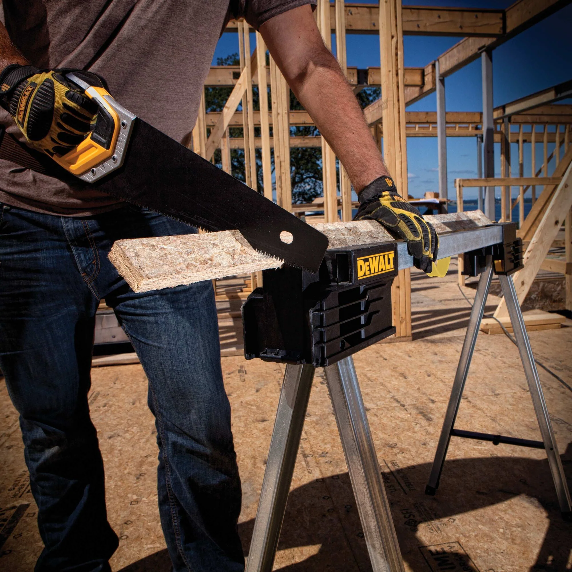 DEWALT DWST11155, FOLDING METAL SAWHORSE - Image 2