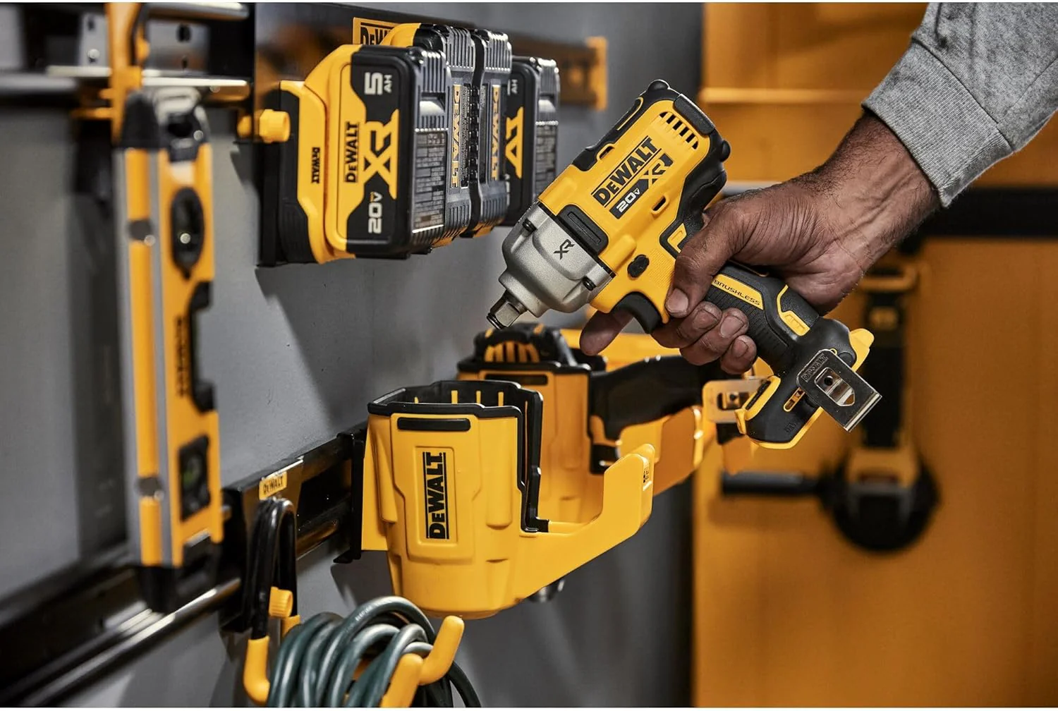 DEWALT DWST82823, Power Tool Holster - Image 3