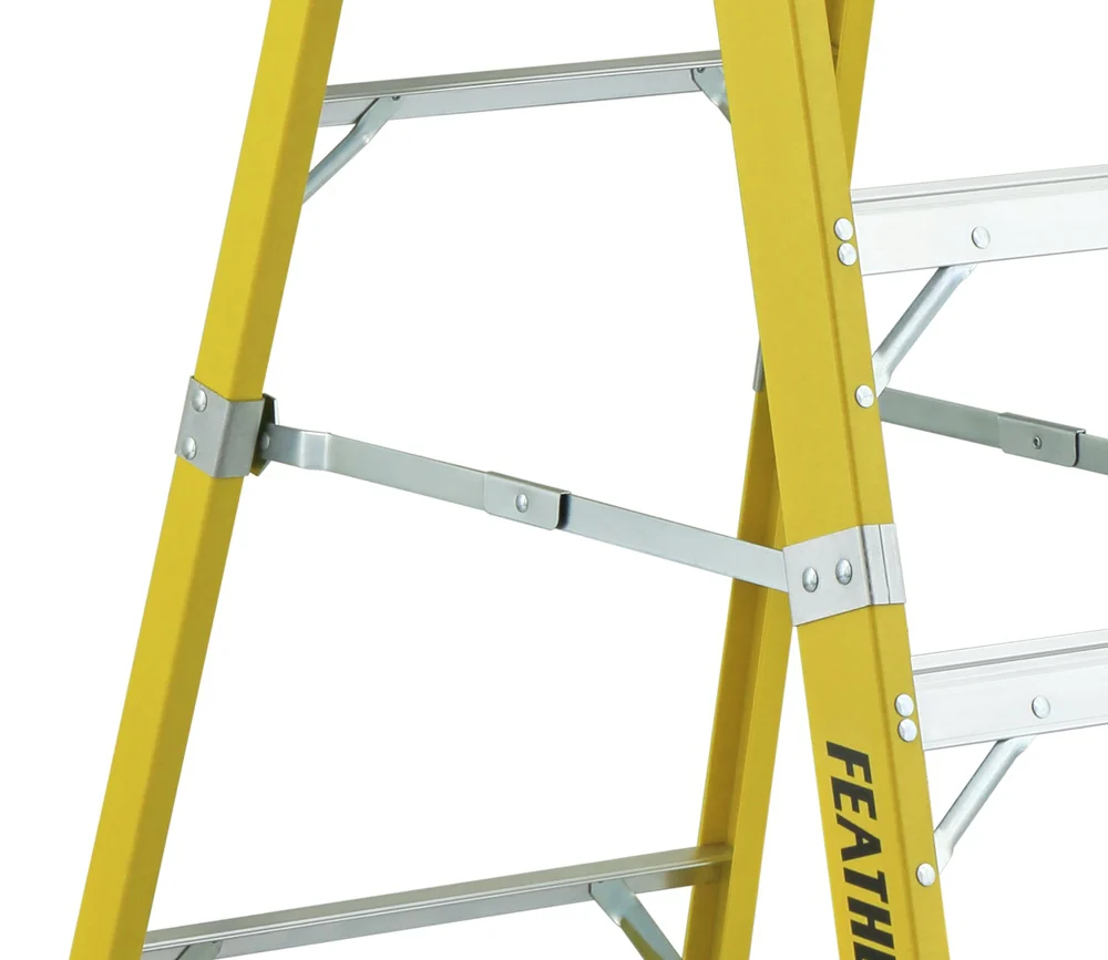 Featherlite 6512, 12' Extra-Heavy Duty Fiberglass Platform Stepladder (IN-STORE PICKUP ONLY) - Image 2