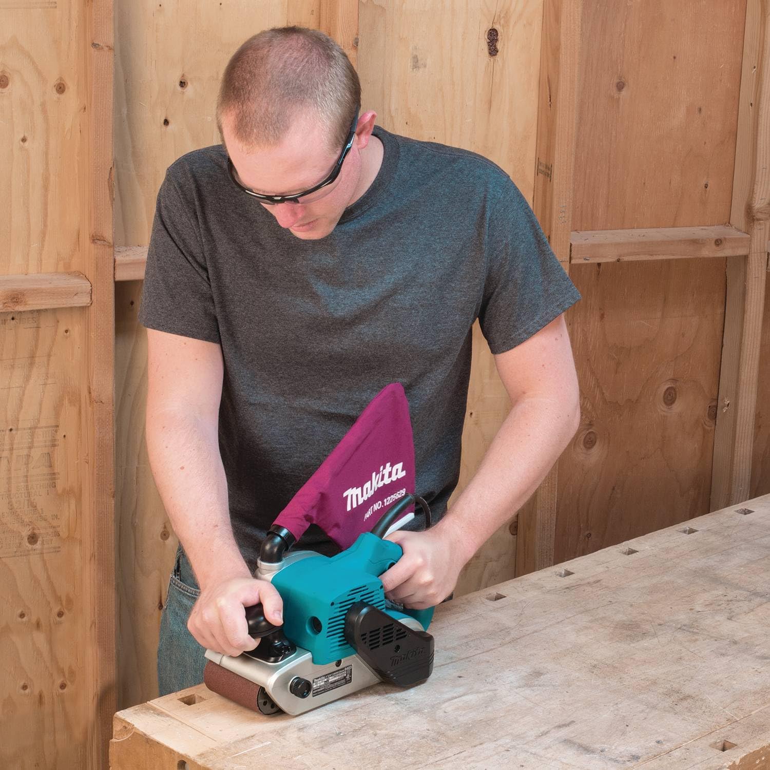 Makita 9403, 4" X 24" Belt Sander - Image 4