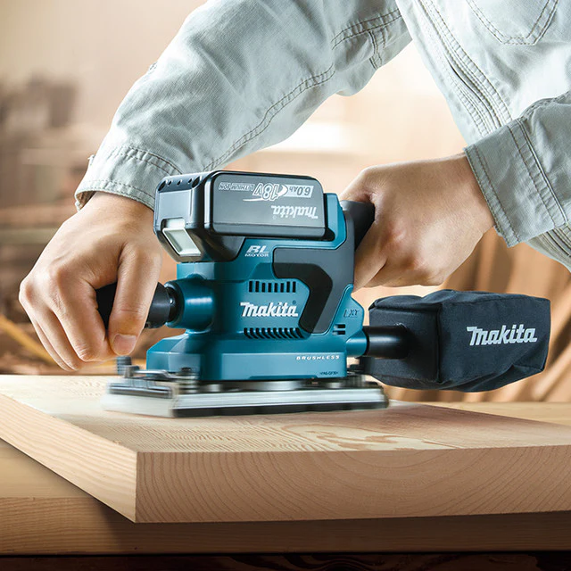 Makita DBO380Z, 18V LXT Brushless Cordless 1/3 Sheet Finishing Sander - Image 3