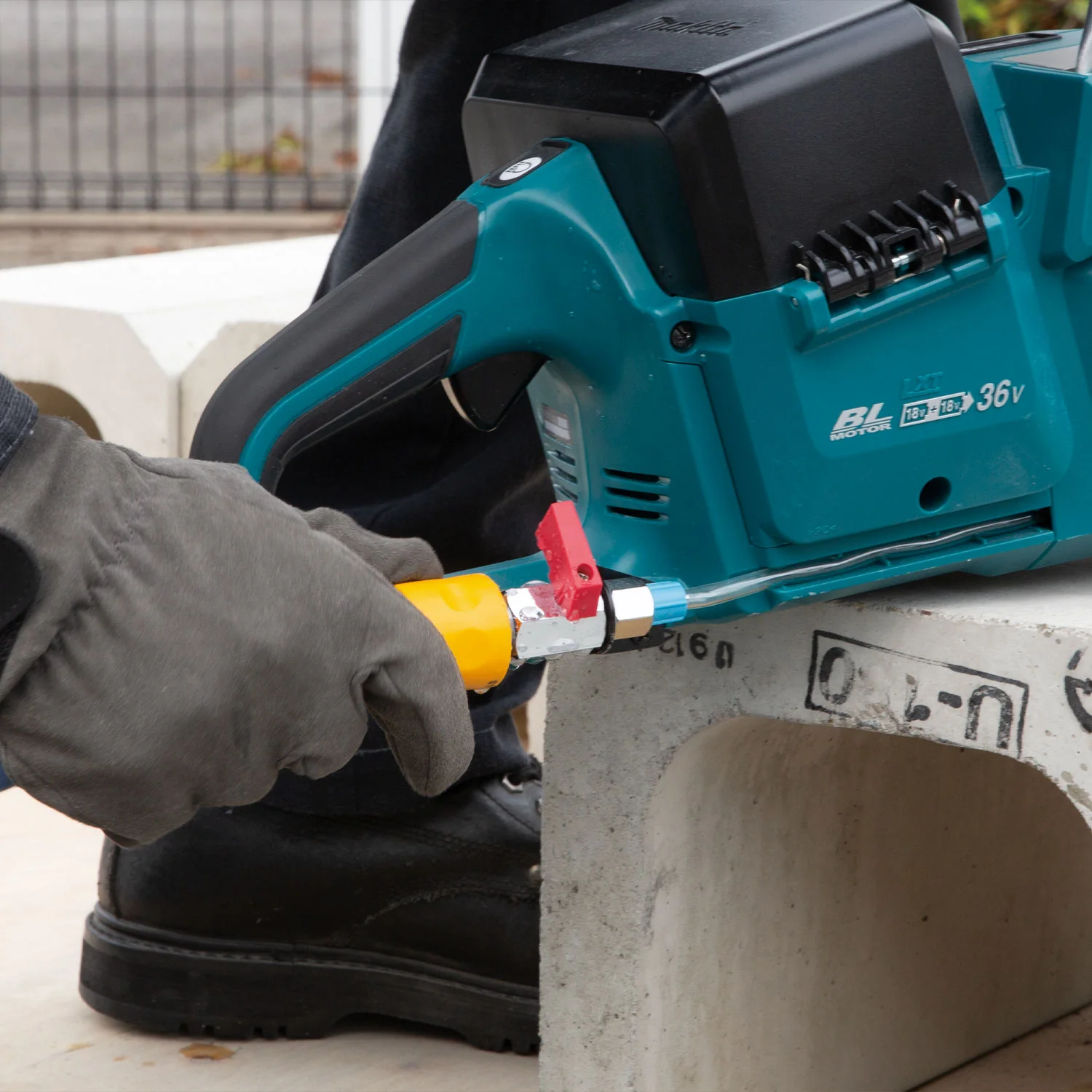 Makita DCE090ZX1, 18Vx2 LXT 9" Power Cutter (Tool Only) - Image 4