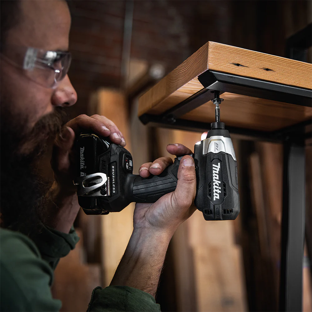 Makita DLX2423BX3, 18V LXT BL Sub-Compact Brushless 2 Tool Combo Kit - Image 4