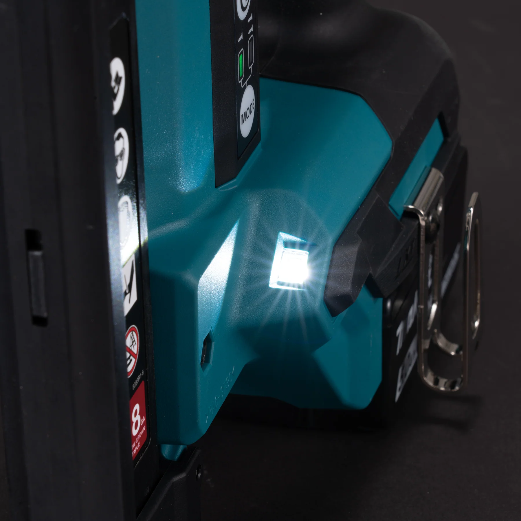 Makita DST630Z, 18V LXT Brushless 1-1/2" 18 ga Narrow Crown Stapler (Tool Only) - Image 4