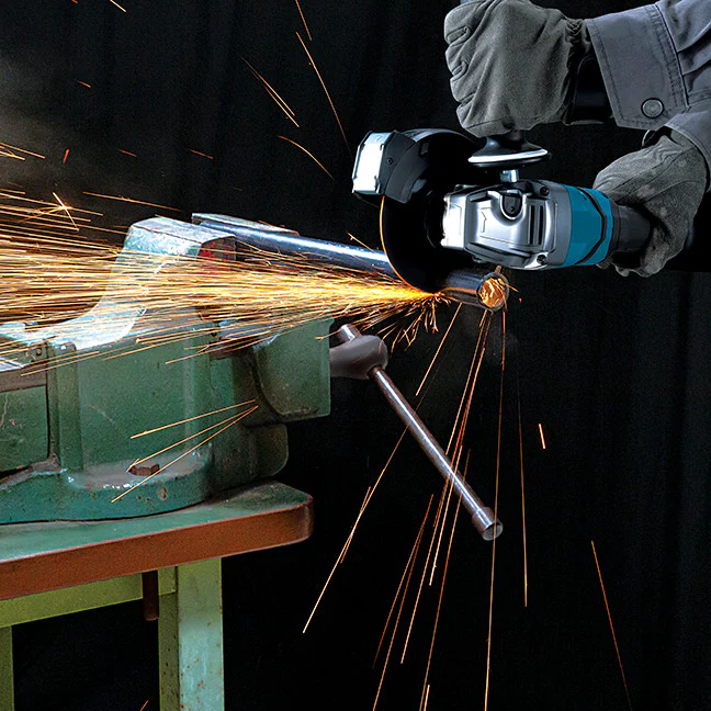 Makita GA050GZ, 40V Max XGT Brushless 5" Angle Grinder W/Paddle Switch (Tool Only) - Image 3