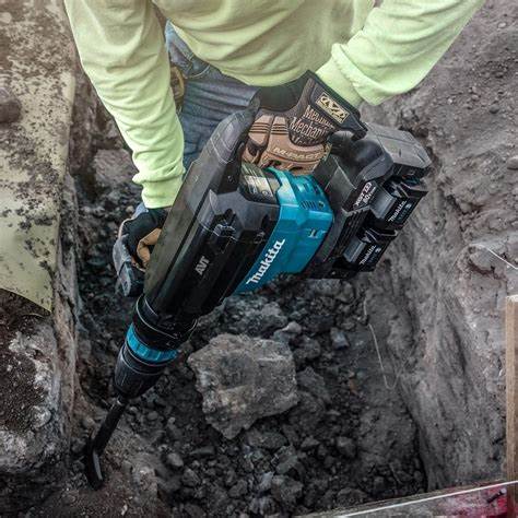 Makita HM002GZ03, XGT 40VX2 XGT Li-Ion Brushless 26 lbs. SDS-MAX Demolition Hammer with AVT & AWS (Tool Only) - Image 3