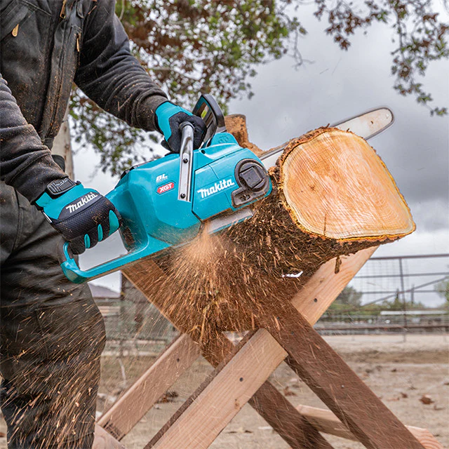 Makita UC016GT101, 40V max XGT Brushless Cordless 16" Rear Handle Chainsaw Kit w/WetGuard (5.0 Ah) - Image 2
