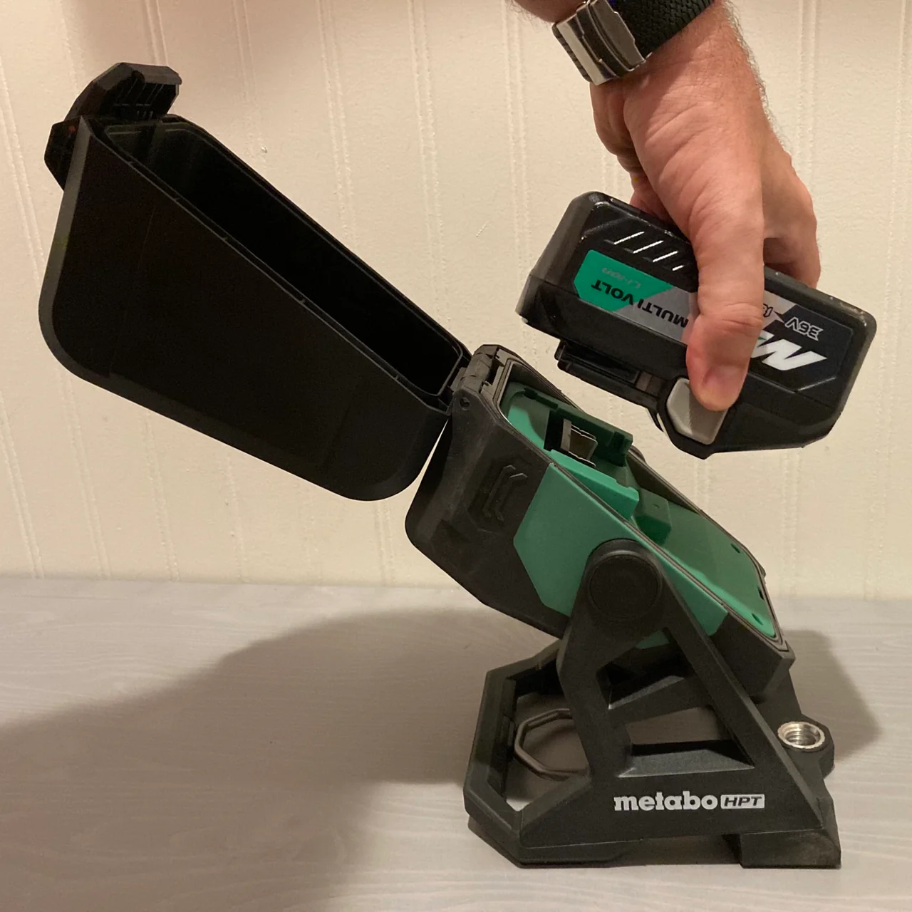 Metabo HPT UB18DBQ4M, 18V MultiVolt 2,000 Lumen LED Work Light (Tool Only) - Image 2