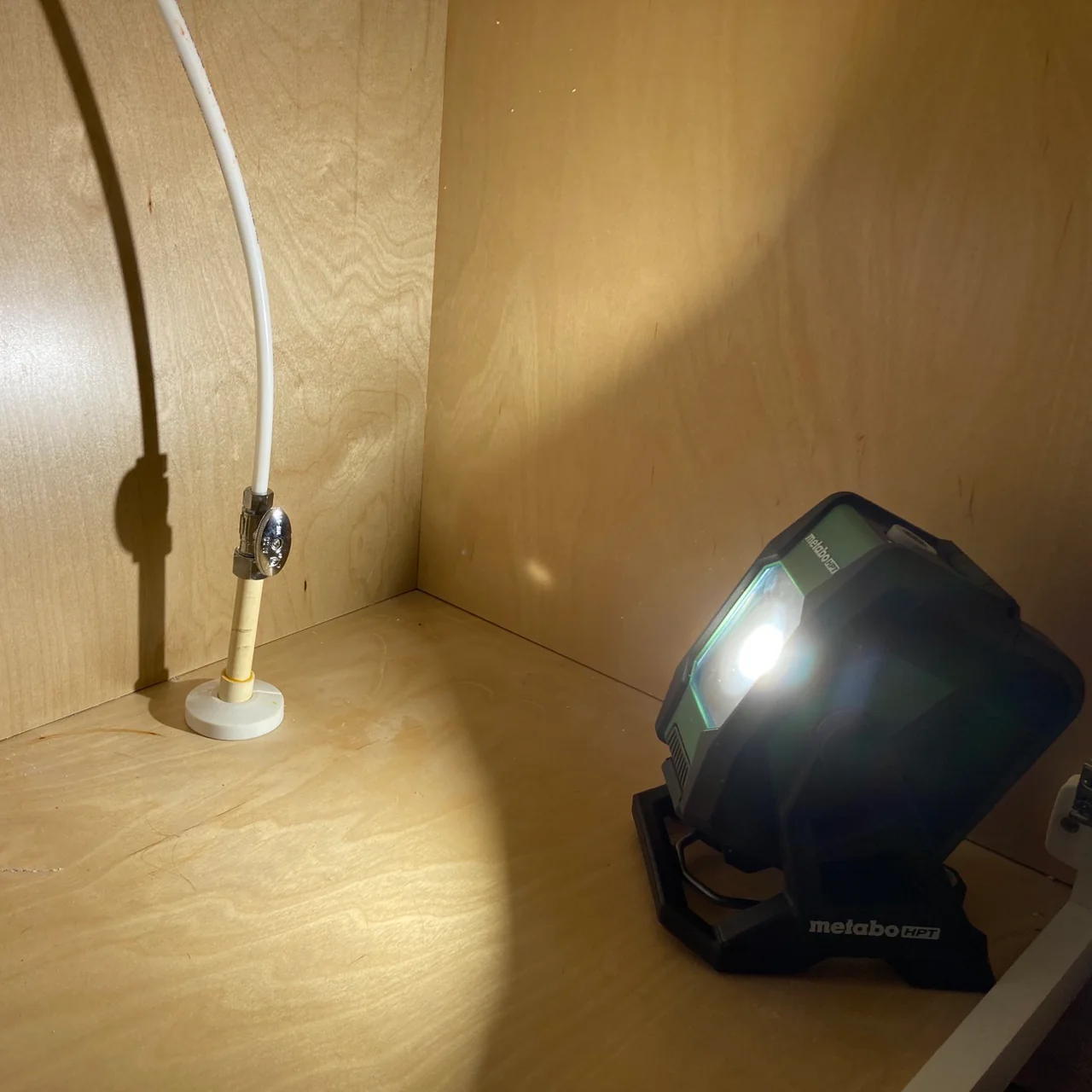 Metabo HPT UB18DBQ4M, 18V MultiVolt 2,000 Lumen LED Work Light (Tool Only) - Image 3