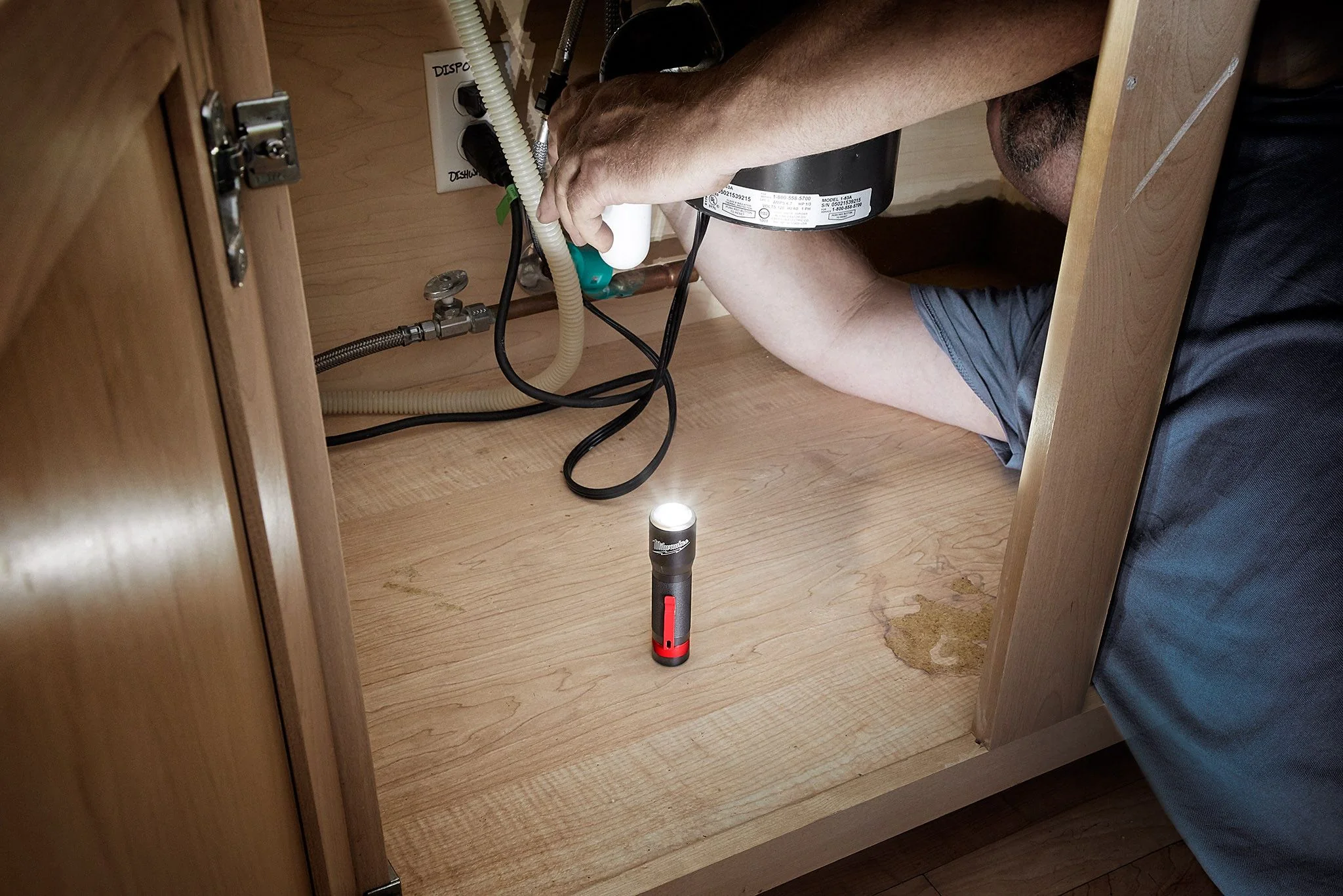 Milwaukee 2107, 325L Focusing Flashlight - Image 4