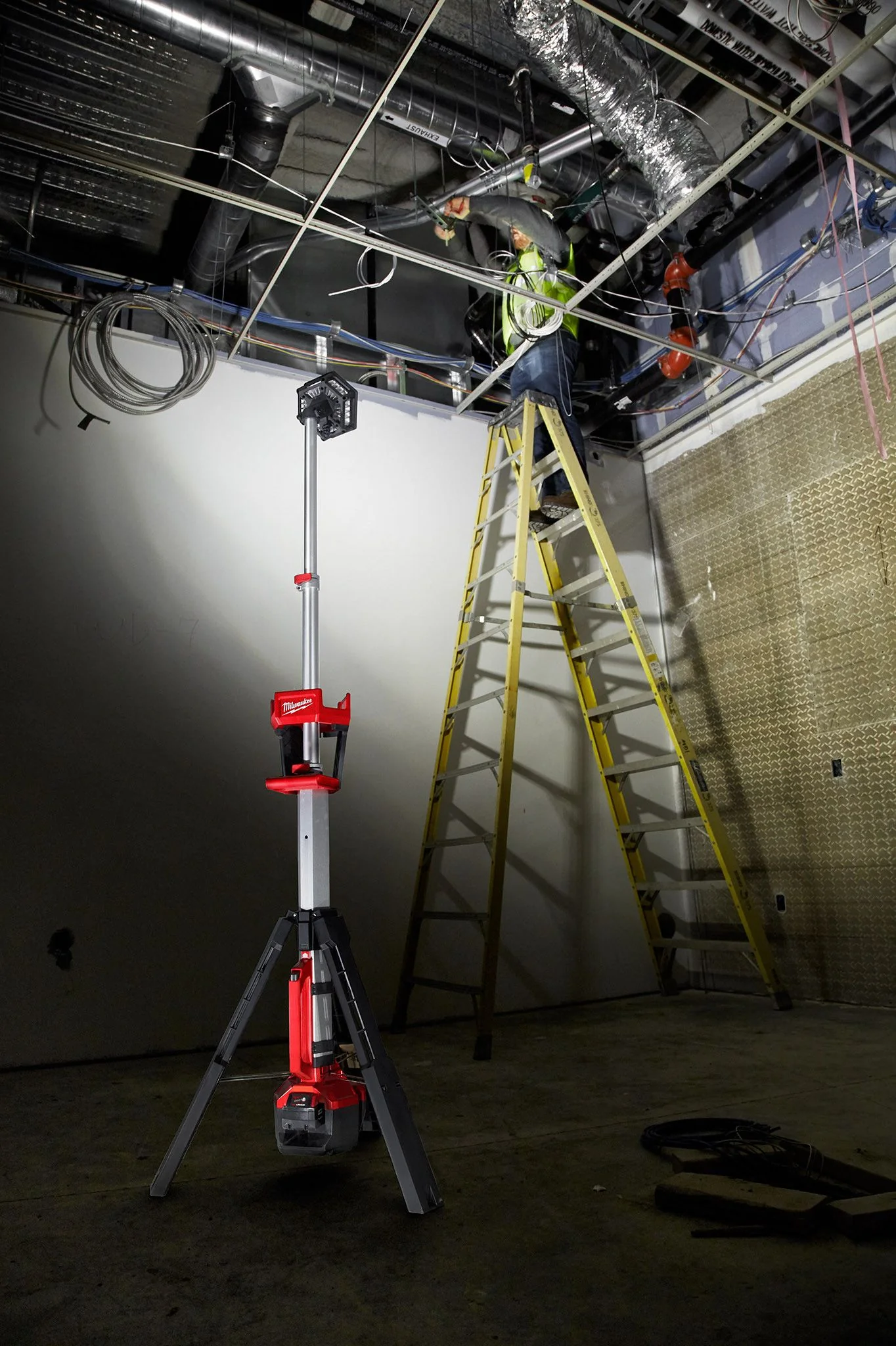 Milwaukee 2131-20, M18 ROCKET Dual Power Tower Light (Tool Only) - Image 4