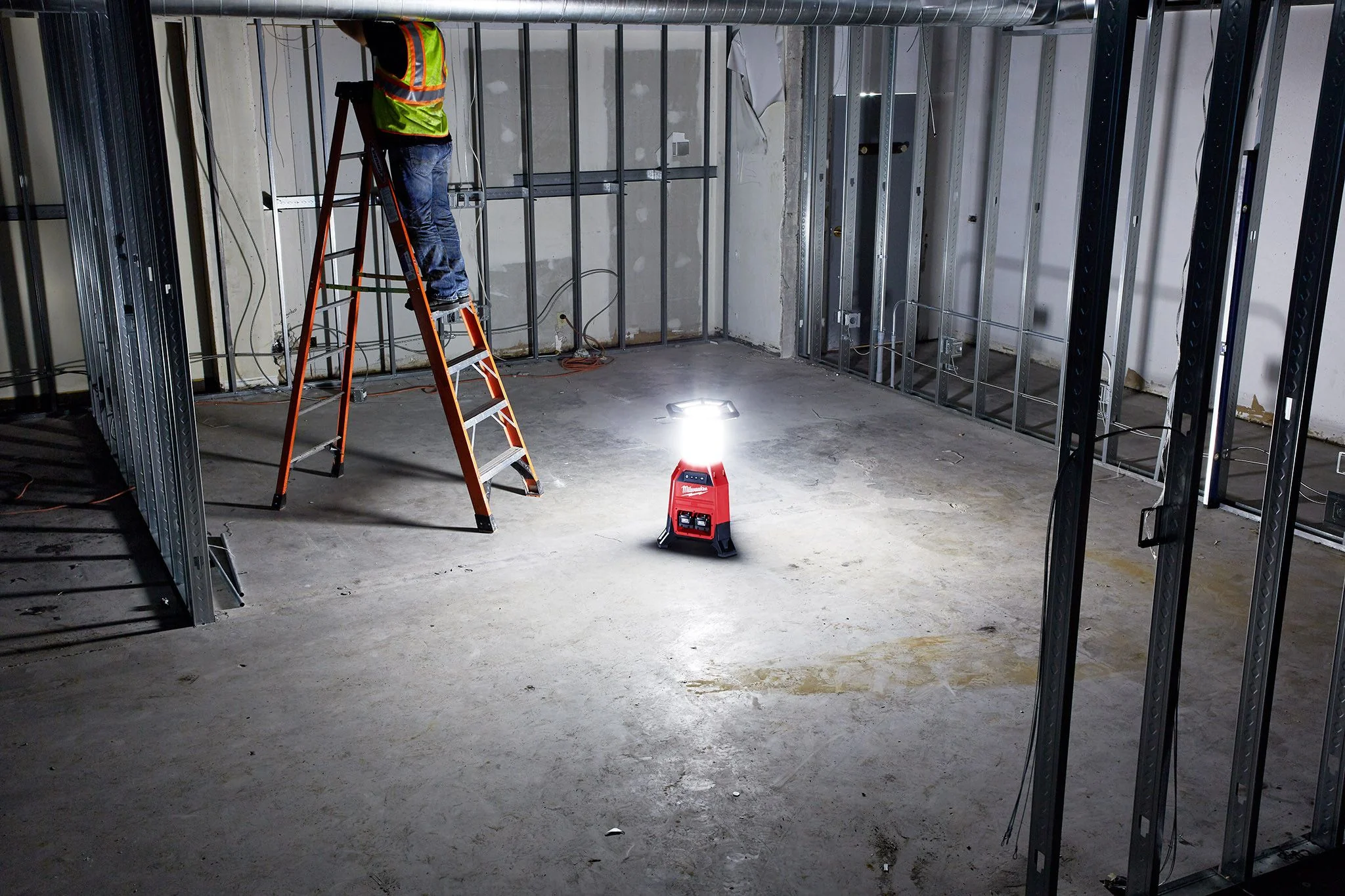 Milwaukee 2151-20, M18 RADIUS Site Light (Tool Only) - Image 3