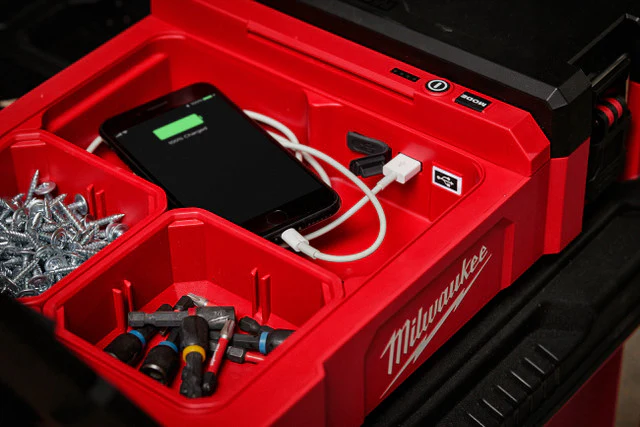 Milwaukee 2356-20, M12™ PACKOUT™ FLOOD LIGHT WITH USB CHARGING - Image 6