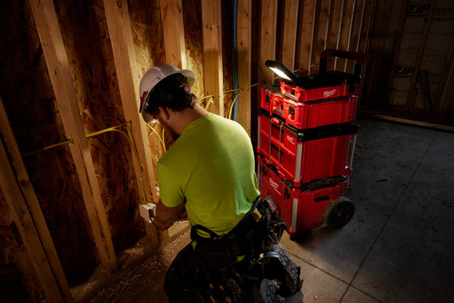 Milwaukee 2356-20, M12™ PACKOUT™ FLOOD LIGHT WITH USB CHARGING - Image 7