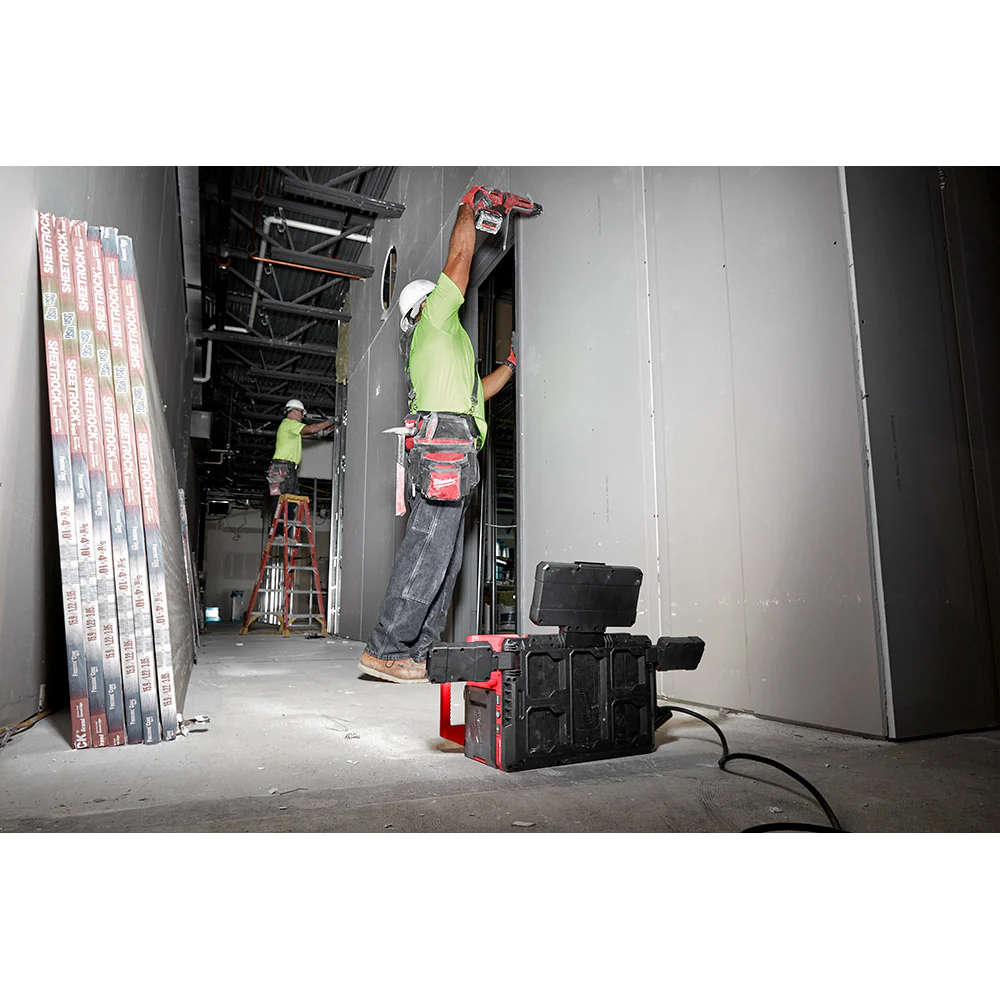 Milwaukee 2357-20, M18 PACKOUT Light/Charger - Image 5