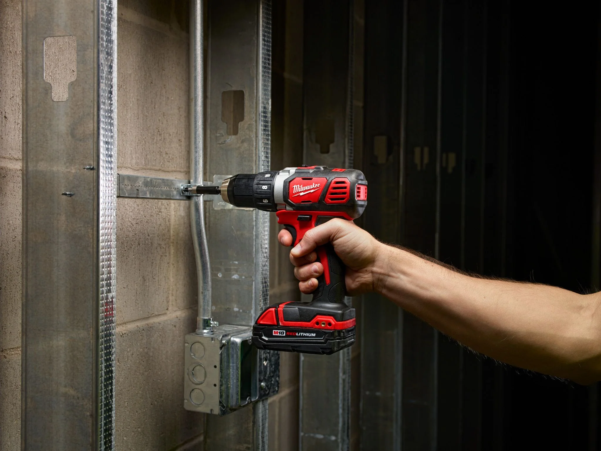 Milwaukee 2606-22CT, M18 Compact 1/2" Drill Driver Kit - Image 4