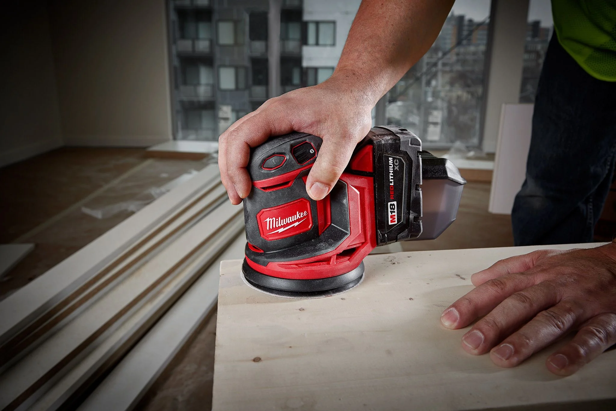 Milwaukee 2648-20, M18 Random Orbit Sander (Tool Only) - Image 3