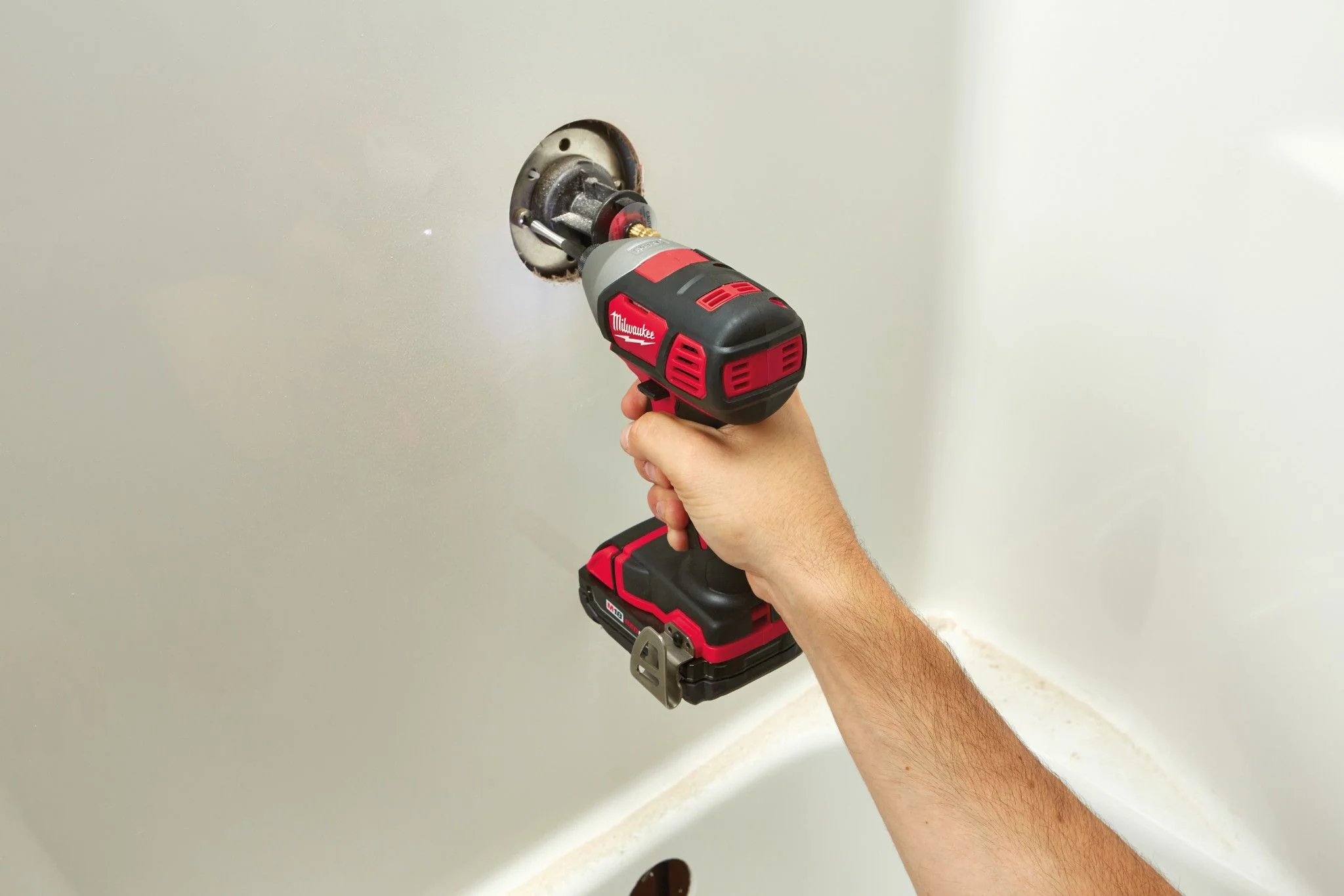 Milwaukee 2656-22CT, M18 1/4" HEX IMP DRIVER KIT - Image 4
