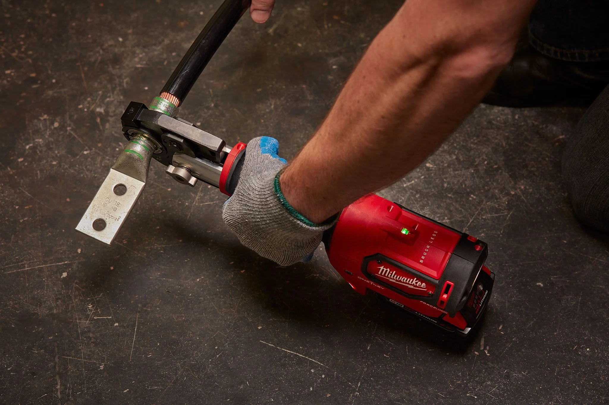 Milwaukee 2679-22, M18 FORCE LOGIC 600 MCM Crimper - Image 4
